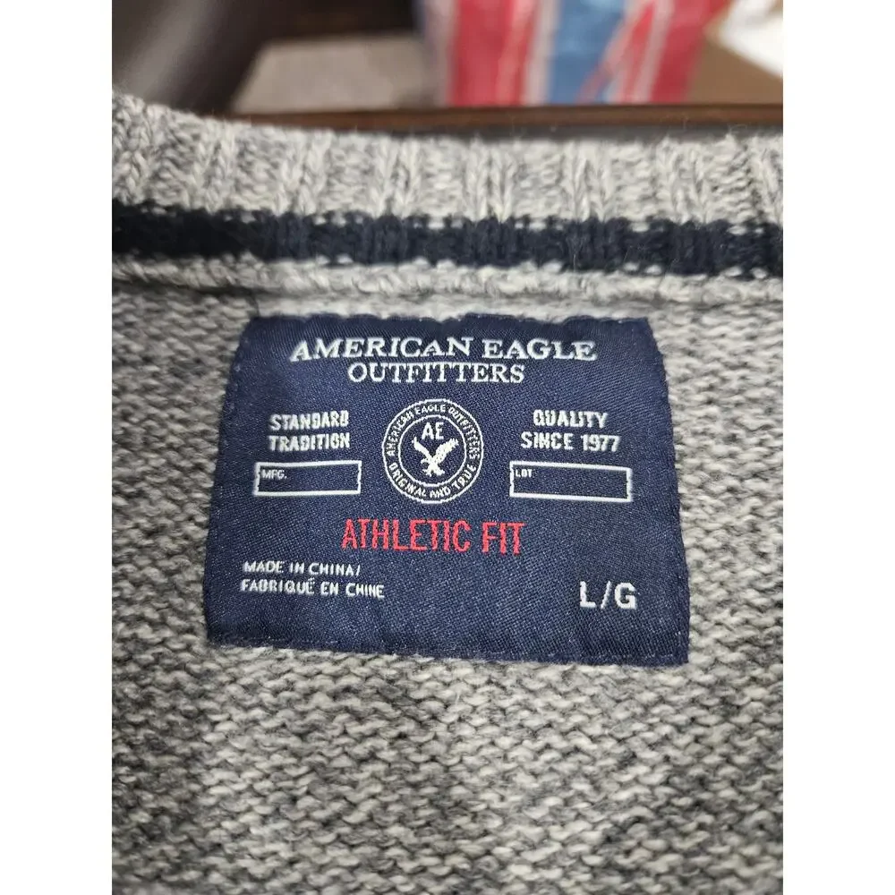 American Eagle Men’s Sweater L Gray Crewneck Elbow Patch Preppy Classic